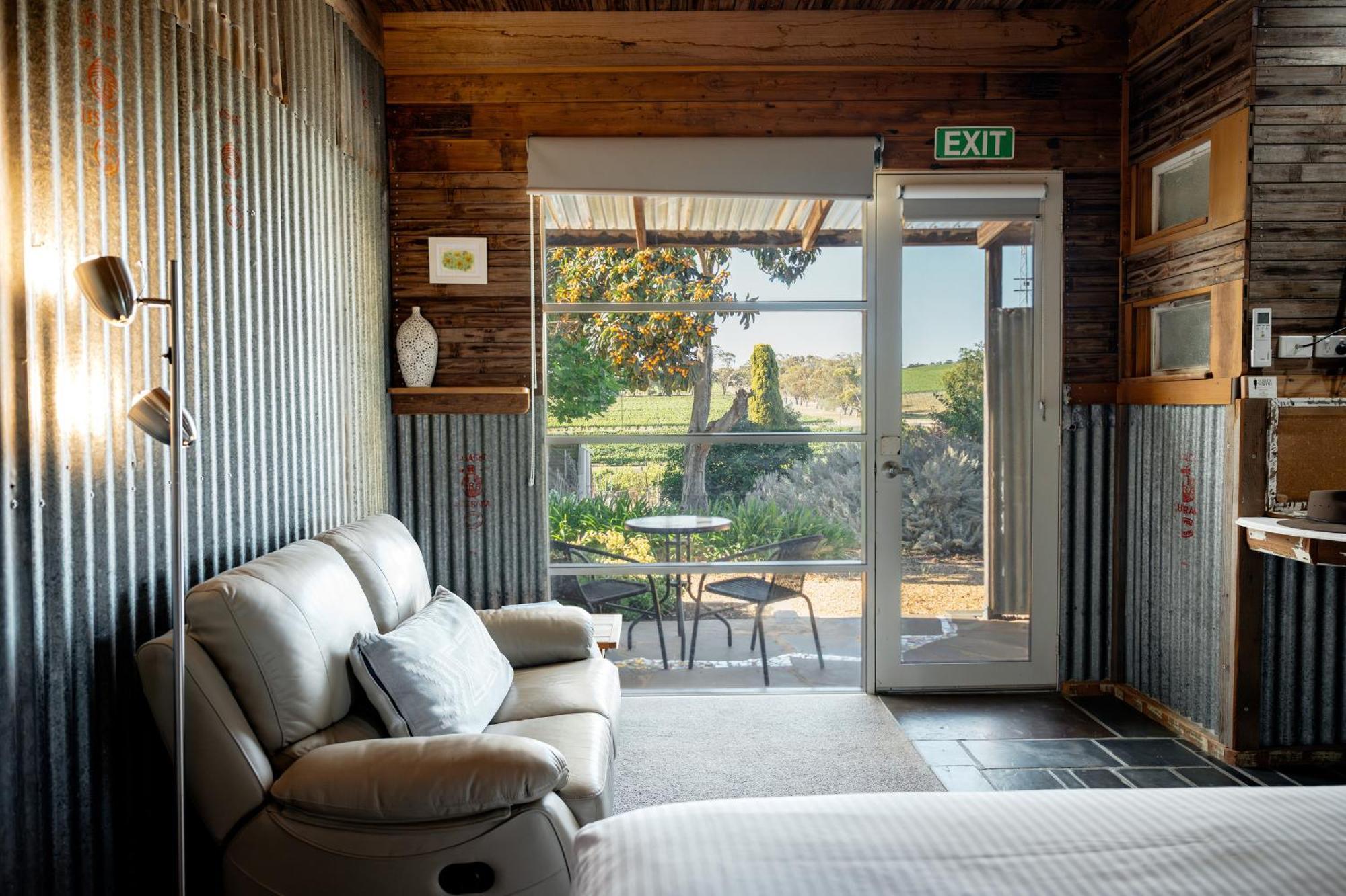 Bed In A Shed Vineyard Stay Watervale Exterior foto